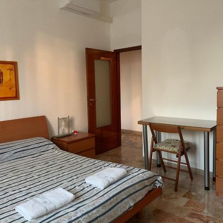 Comfortable Apartament 2 Bedroom Suitable 2-5 Pax Bologna Exteriör bild